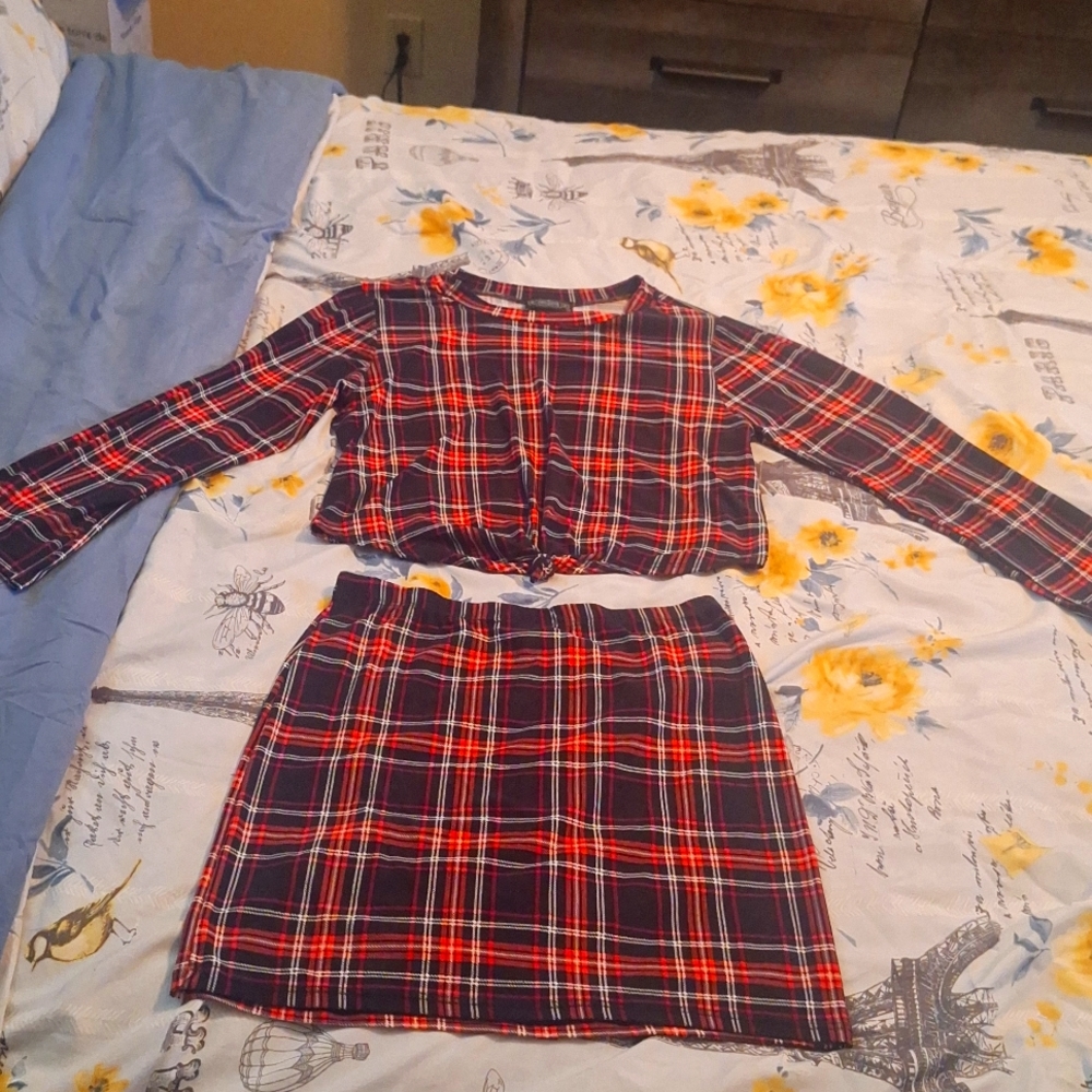 Size Large Red, Black and White plaid